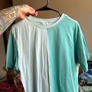Large teal and green two tone tshirt